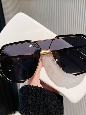 Black Frame Gold Gray Piece